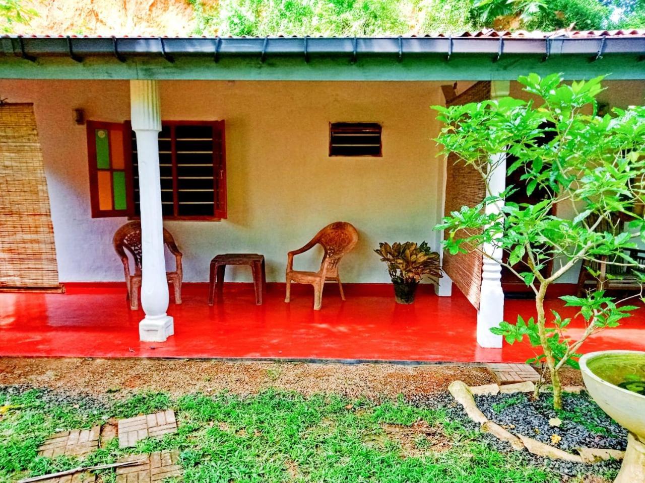 Arachchi Guest House Mirissa Exterior foto